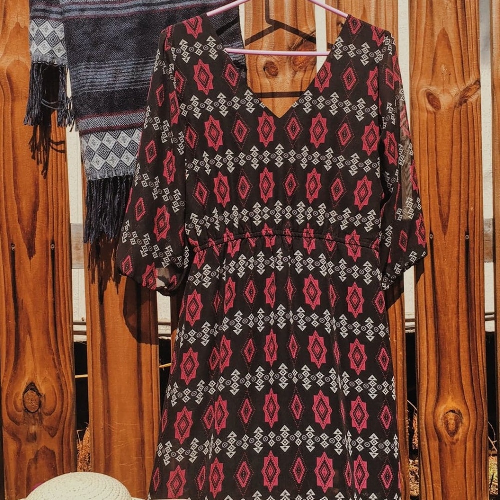 BeBop Black Flowy V Neck 3/4 Sleeves Dress Size L